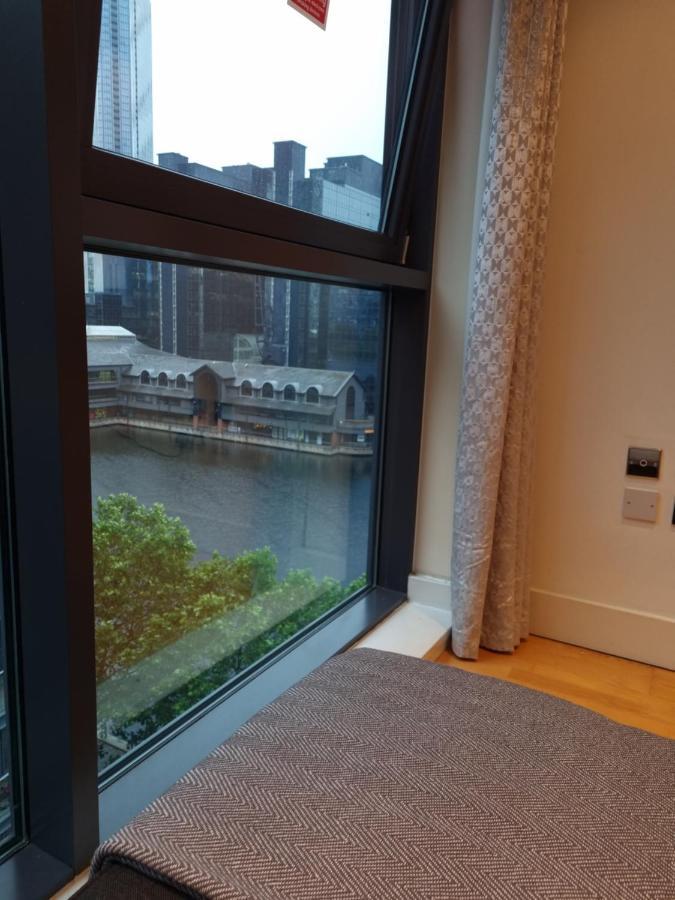 Waterside Apartment Canary Wharf London Exterior photo