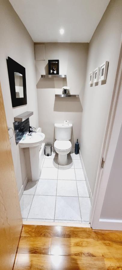 Waterside Apartment Canary Wharf London Exterior photo
