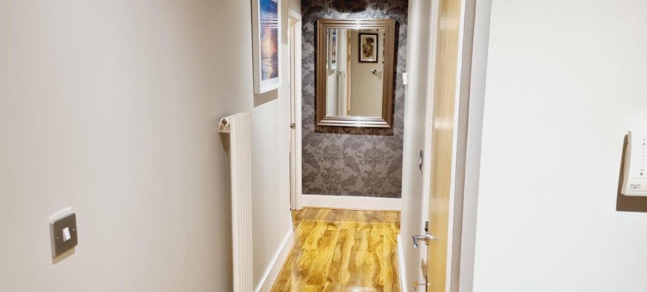 Waterside Apartment Canary Wharf London Exterior photo